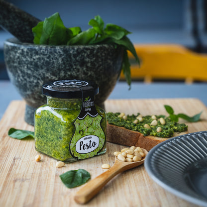 Bazsalikomos pesztó