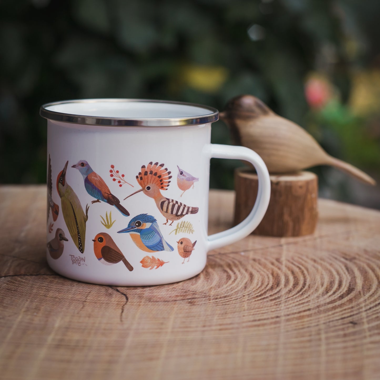 Madaras zománcozott fém bögre