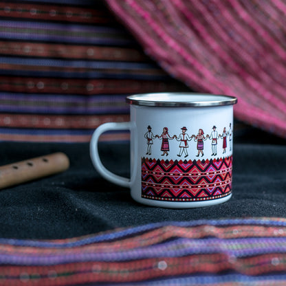 Moldvai csángó táncos zománcozott fém bögre